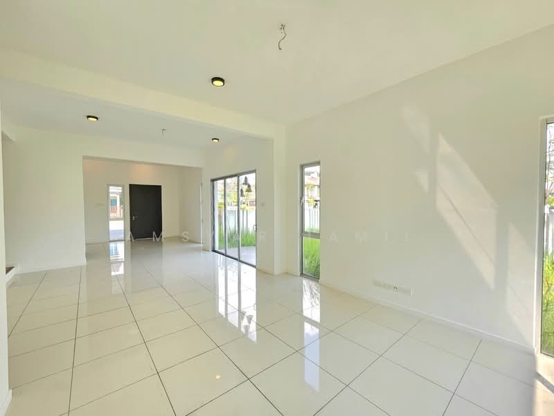 Terraced House for Sale in Bandar Tropicana Aman (Telok Panglima Garang) - Amsyar Jamil - Living Room - PropertyGuru.com.my