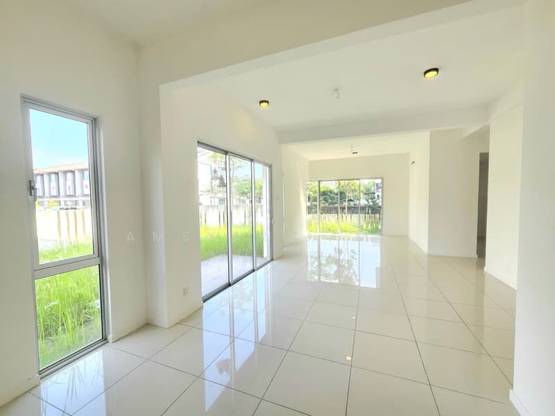 Terraced House for Sale in Bandar Tropicana Aman (Telok Panglima Garang) - Amsyar Jamil - Living Room - PropertyGuru.com.my