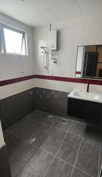 Kondominium untuk Dijual di Endah Regal Condominium - Nicole Loh - Bathroom - PropertyGuru.com.my
