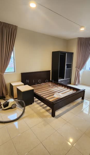 Kondominium untuk Dijual di Endah Regal Condominium - Nicole Loh - Bedroom - PropertyGuru.com.my
