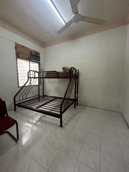 1-storey Terraced House for Sale in Taman Ungku Tun Aminah (Skudai) - Lui Lui - Bedroom - PropertyGuru.com.my