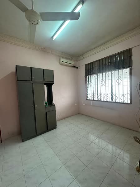 1-storey Terraced House for Sale in Taman Ungku Tun Aminah (Skudai) - Lui Lui - Bedroom - PropertyGuru.com.my