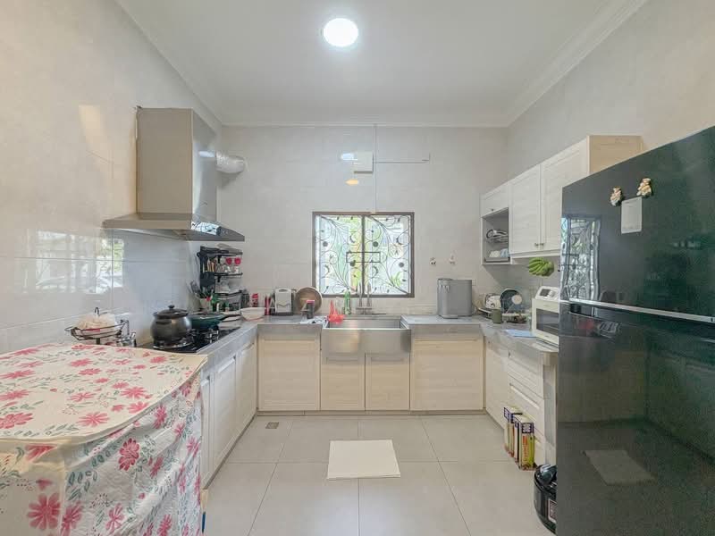 Rumah Banglo untuk Dijual di Bangi (Selangor) - Azmi . - Kitchen - PropertyGuru.com.my