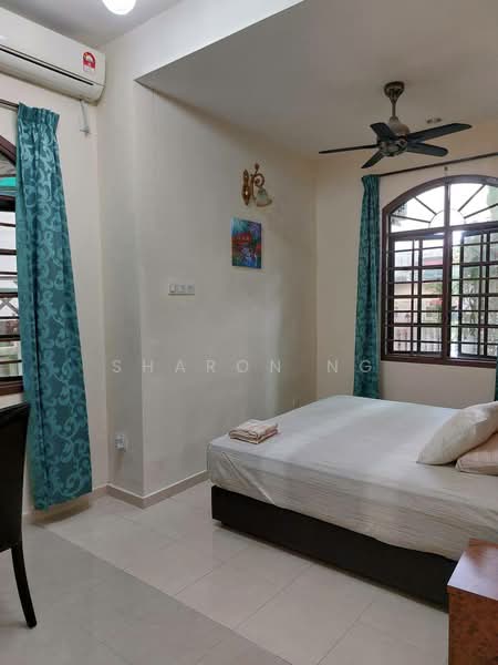 Rumah Banglo untuk Dijual di Taman Kolam Air (Johor Bahru) - Sharon Ng - Bedroom - PropertyGuru.com.my