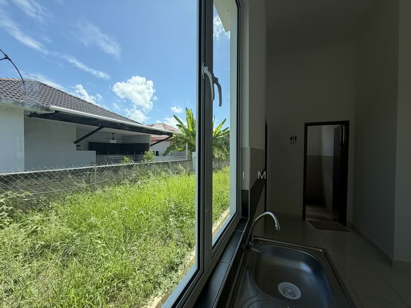 Semi-Detached House for Sale in Parit Buntar (Perak) - Fung Lim - Kitchen - PropertyGuru.com.my