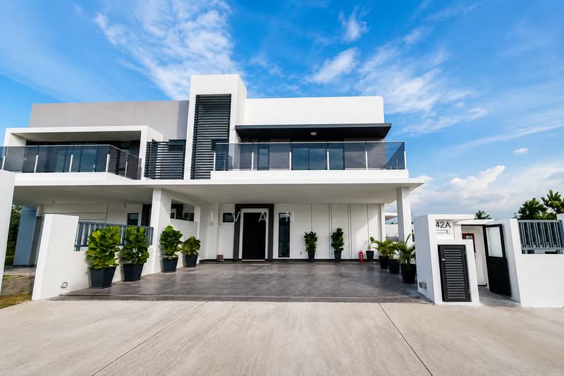 Semi-Detached House for Sale in Petaling (Selangor) - Ivan . - Exterior - PropertyGuru.com.my