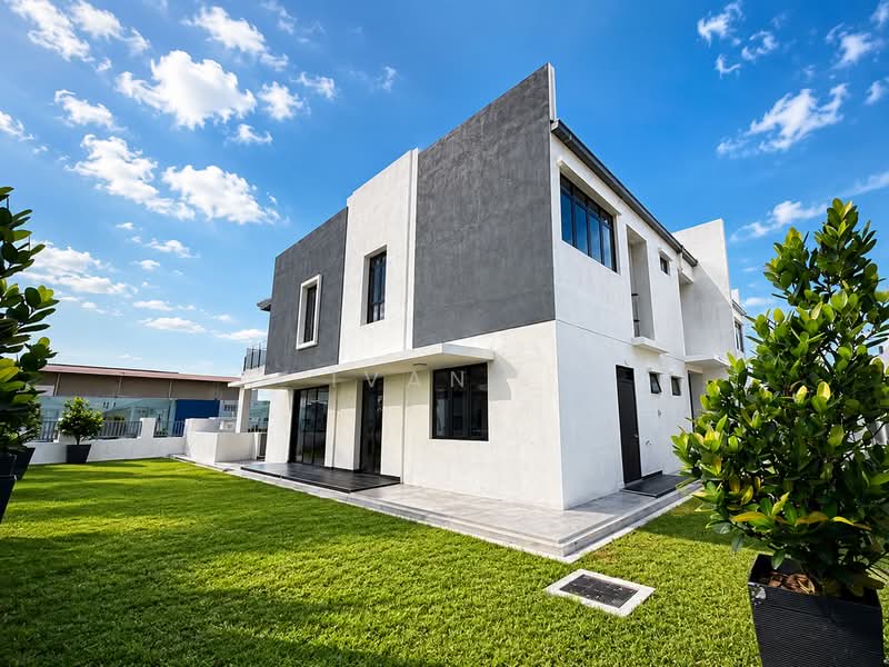Semi-Detached House for Sale in Petaling (Selangor) - Ivan . - Exterior - PropertyGuru.com.my