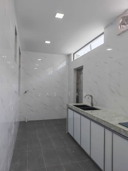 2-storey Terraced House for Rent in Bandar Dato Onn (Tebrau) - Jas Tay - Kitchen - PropertyGuru.com.my