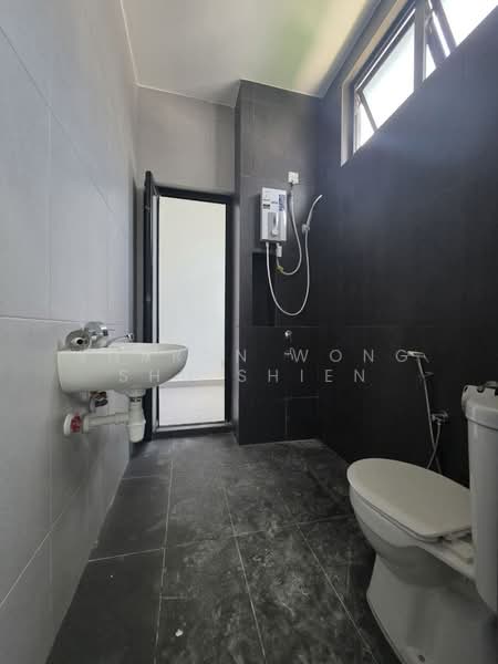 2-storey Terraced House for Rent in Setia Eco Cascadia (Tebrau) - Sharon Wong Shu Shien - Bathroom - PropertyGuru.com.my
