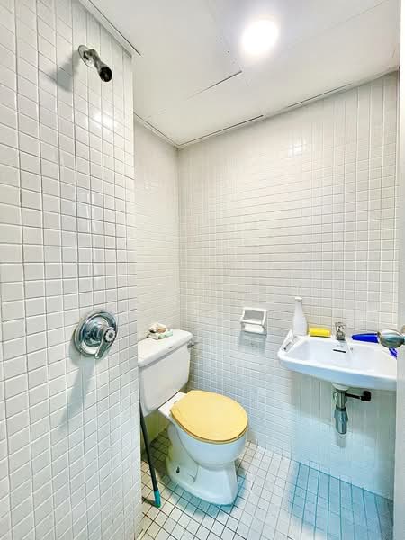Kondominium untuk Dijual di 1A Stonor - Asyraf Azman - Bathroom - PropertyGuru.com.my