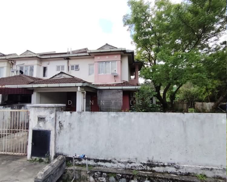 Rumah Teres 2 Tingkat untuk Dijual di Bandar Putra Permai (Seri Kembangan) - Danny Lee - Exterior - PropertyGuru.com.my