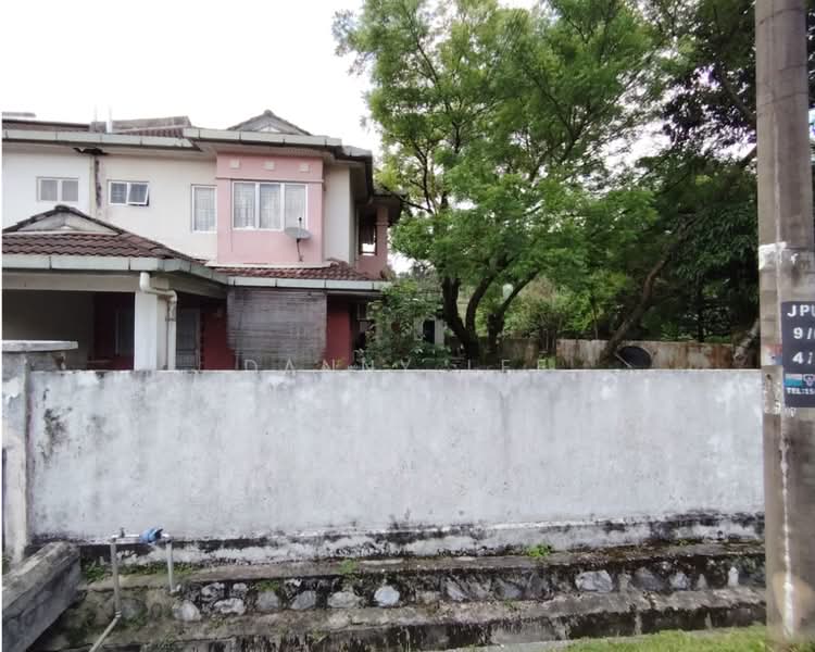 Rumah Teres 2 Tingkat untuk Dijual di Bandar Putra Permai (Seri Kembangan) - Danny Lee - Exterior - PropertyGuru.com.my
