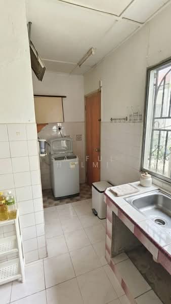 2-storey Terraced House for Sale in TTDI Jaya (Shah Alam) - SAIFUL HELMI - Kitchen - PropertyGuru.com.my