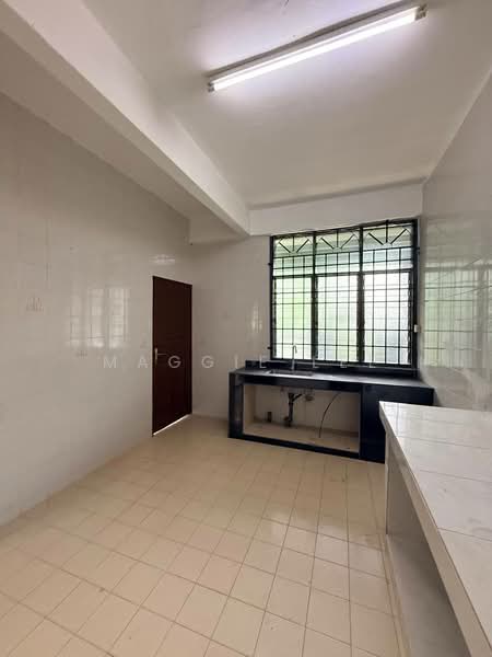 2-storey Terraced House for Sale in Taman Johor Jaya (Johor Bahru) - Maggie Lee - Kitchen - PropertyGuru.com.my
