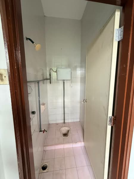 2-storey Terraced House for Sale in Taman Johor Jaya (Johor Bahru) - Maggie Lee - Bathroom - PropertyGuru.com.my