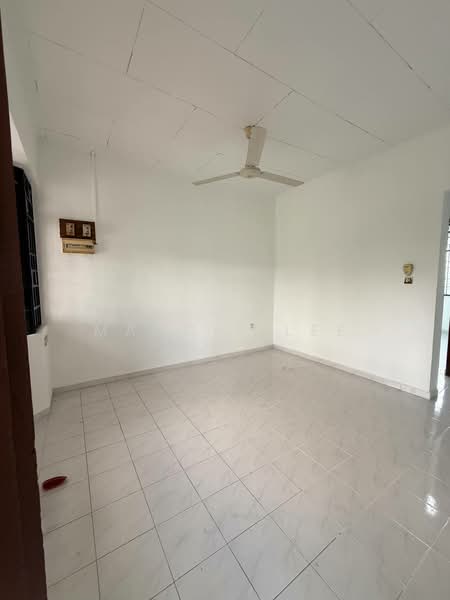 2-storey Terraced House for Sale in Taman Johor Jaya (Johor Bahru) - Maggie Lee - Living Room - PropertyGuru.com.my