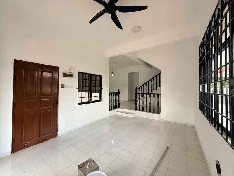 2-storey Terraced House for Sale in Taman Johor Jaya (Johor Bahru) - Maggie Lee - Living Room - PropertyGuru.com.my