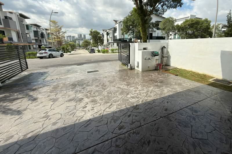 Rumah Berkembar untuk Disewa di Bandar Sungai Long (Selangor) - Bryan Cho - Exterior - PropertyGuru.com.my
