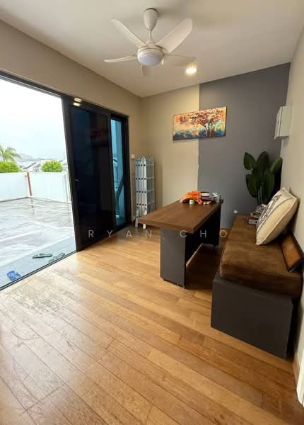 Rumah Berkembar untuk Disewa di Bandar Sungai Long (Selangor) - Bryan Cho - Balcony - PropertyGuru.com.my