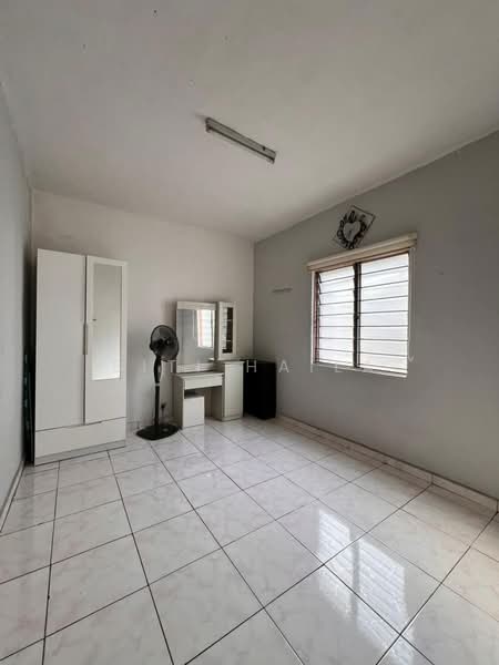 Flat for Sale at Seri Anggerik - Siti Haila - Bedroom - PropertyGuru.com.my