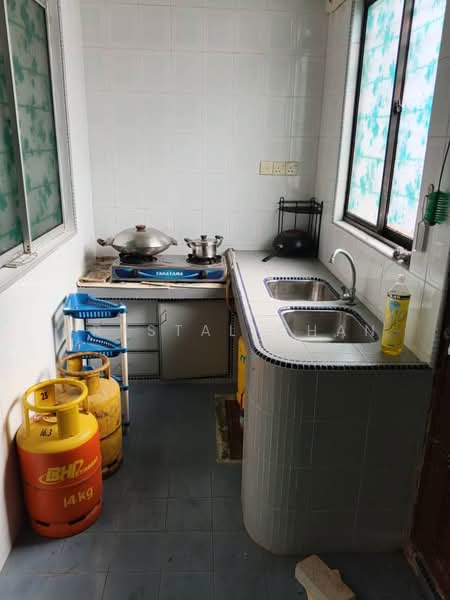 Rumah Teres 1 Tingkat untuk Dijual di Taman Universiti (Sri Gading) - Crystal Chan - Kitchen - PropertyGuru.com.my