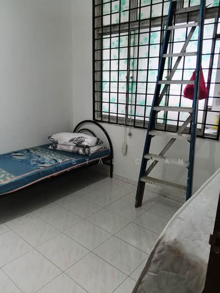 Rumah Teres 1 Tingkat untuk Dijual di Taman Universiti (Sri Gading) - Crystal Chan - Bedroom - PropertyGuru.com.my