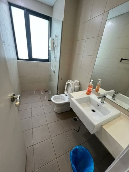 Servis Apartment untuk Dijual di i-SOHO @ i-City - Terrance Leong - Bathroom - PropertyGuru.com.my