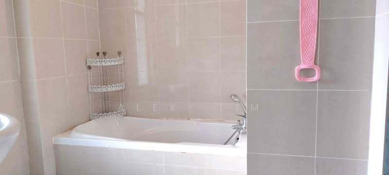 Bungalow for Rent in Leisure Farm (Gelang Patah) - Alexy Lim - Bathroom - PropertyGuru.com.my