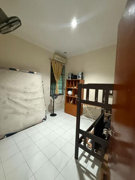 Rumah Teres 1 Tingkat untuk Dijual di Taman Gaya (Ulu Tiram) - Anson Chua - Bedroom - PropertyGuru.com.my