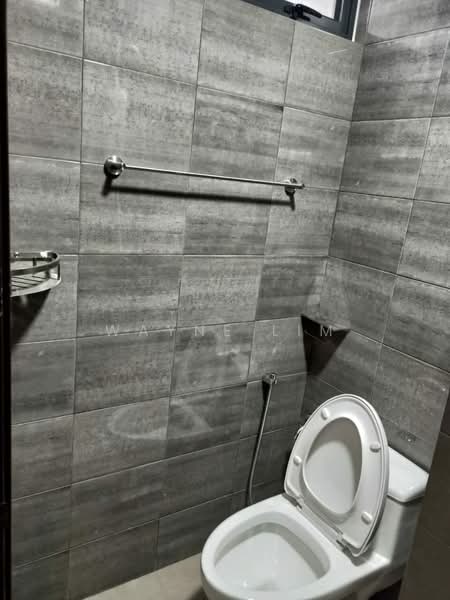 Service Residence for Rent at Symphony Tower (Menara Simfoni) - Wayne Lim - Bathroom - PropertyGuru.com.my