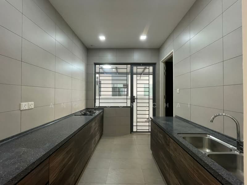 Link Bungalow for Sale in Senibong (Permas Jaya) - Ang Boon Chai - Kitchen - PropertyGuru.com.my