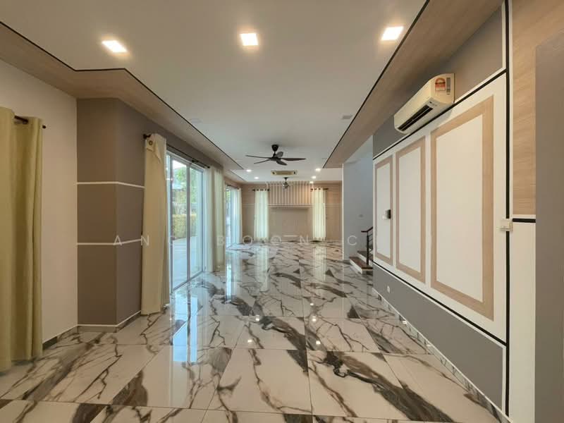 Link Bungalow for Sale in Senibong (Permas Jaya) - Ang Boon Chai - Living Room - PropertyGuru.com.my