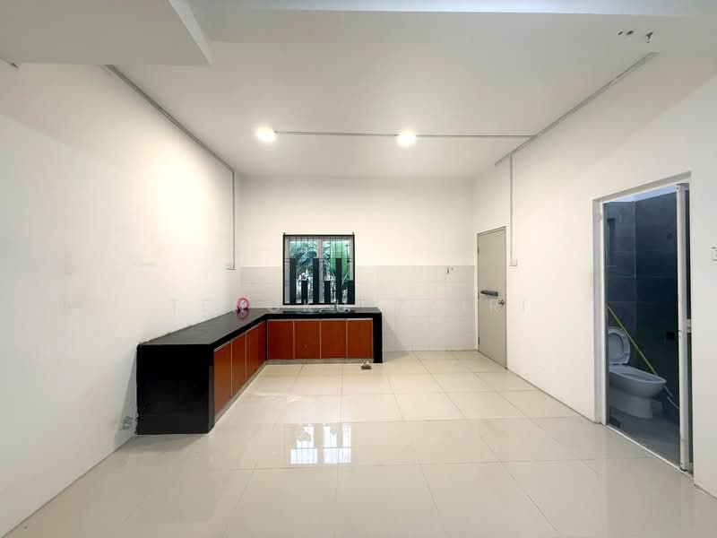 Rumah Teres 2 Tingkat untuk Dijual di Dengkil (Selangor) - Tengku Zairi - PropertyGuru.com.my
