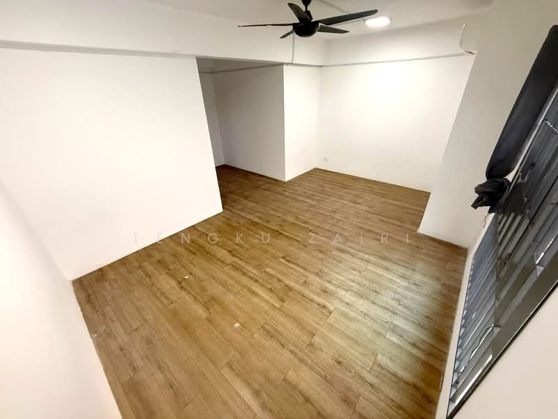Rumah Teres 2 Tingkat untuk Dijual di Dengkil (Selangor) - Tengku Zairi - PropertyGuru.com.my