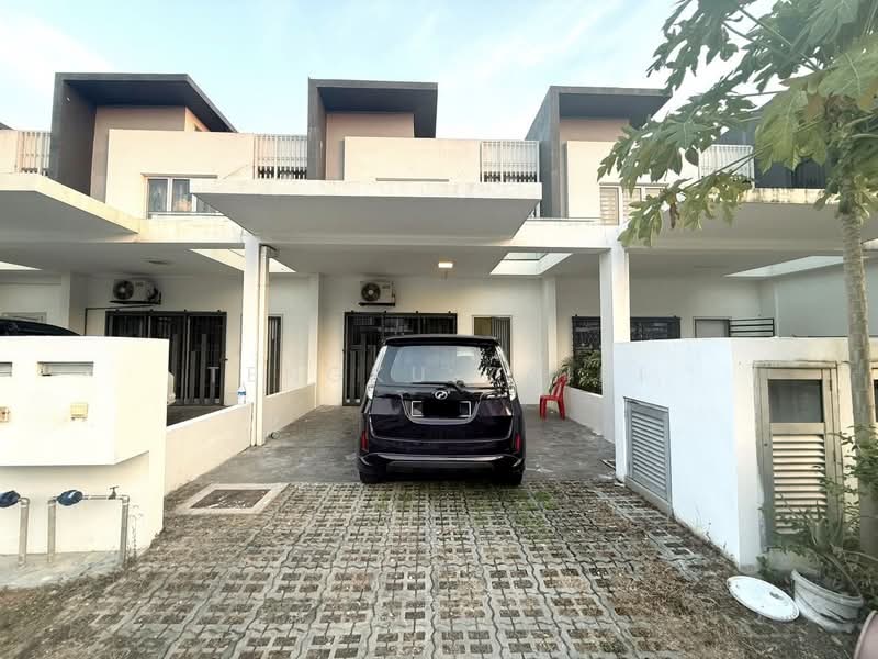 Rumah Teres 2 Tingkat untuk Dijual di Dengkil (Selangor) - Tengku Zairi - PropertyGuru.com.my