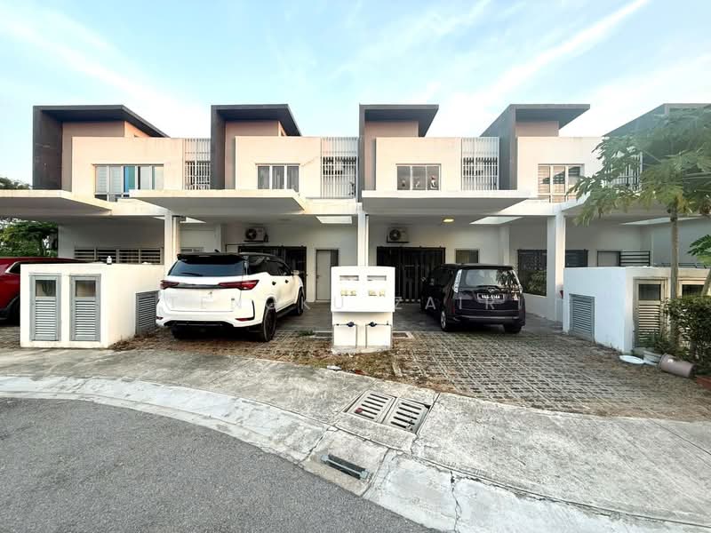 Rumah Teres 2 Tingkat untuk Dijual di Dengkil (Selangor) - Tengku Zairi - PropertyGuru.com.my
