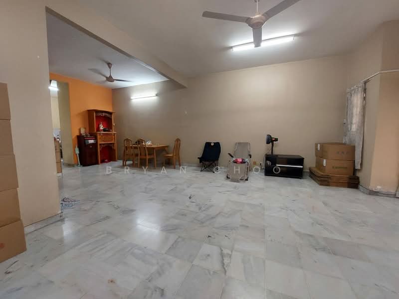Rumah Teres 2 Tingkat untuk Dijual di Puchong (Selangor) - Bryan Choo - Living Room - PropertyGuru.com.my