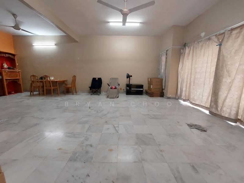 Rumah Teres 2 Tingkat untuk Dijual di Puchong (Selangor) - Bryan Choo - Living Room - PropertyGuru.com.my