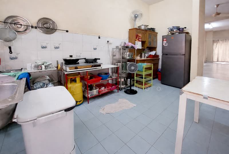 Rumah Teres 2 Tingkat untuk Dijual di Puchong (Selangor) - Bryan Choo - Kitchen - PropertyGuru.com.my