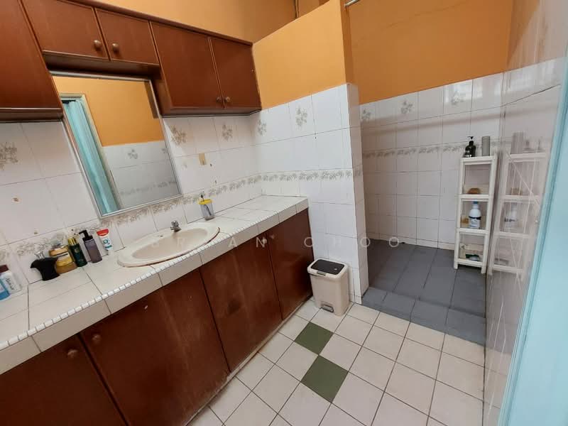 Rumah Teres 2 Tingkat untuk Dijual di Puchong (Selangor) - Bryan Choo - Bathroom - PropertyGuru.com.my