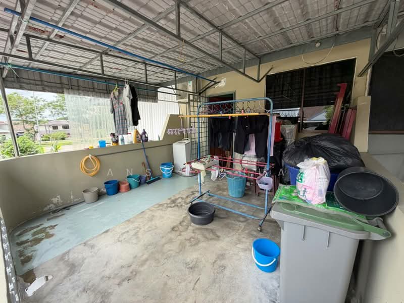 Rumah Teres 2 Tingkat untuk Dijual di Taman Daya (Johor Bahru) - Anson Chua - Balcony - PropertyGuru.com.my