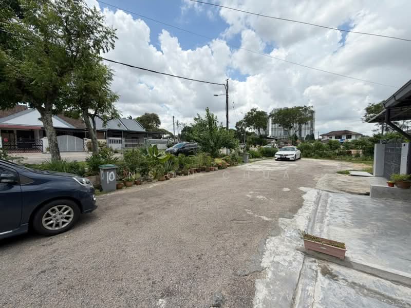 Rumah Teres 2 Tingkat untuk Dijual di Taman Daya (Johor Bahru) - Anson Chua - Exterior - PropertyGuru.com.my