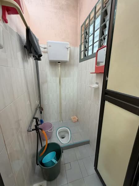 Rumah Teres 2 Tingkat untuk Dijual di Taman Daya (Johor Bahru) - Anson Chua - Bathroom - PropertyGuru.com.my