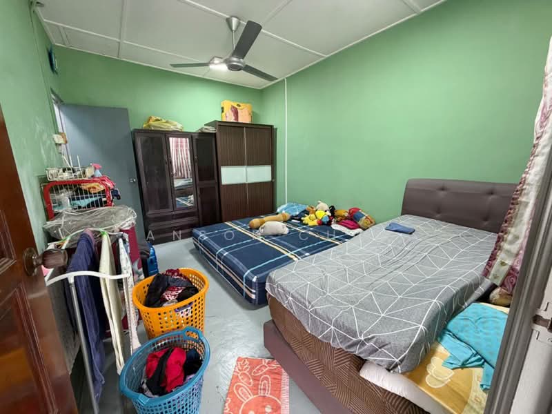Rumah Teres 2 Tingkat untuk Dijual di Taman Daya (Johor Bahru) - Anson Chua - Bedroom - PropertyGuru.com.my