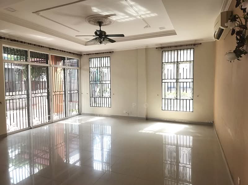 Rumah Banglo untuk Dijual di Taman Yarl (Jalan Klang Lama (Old Klang Road)) - Ricky Poon - Living Room - PropertyGuru.com.my