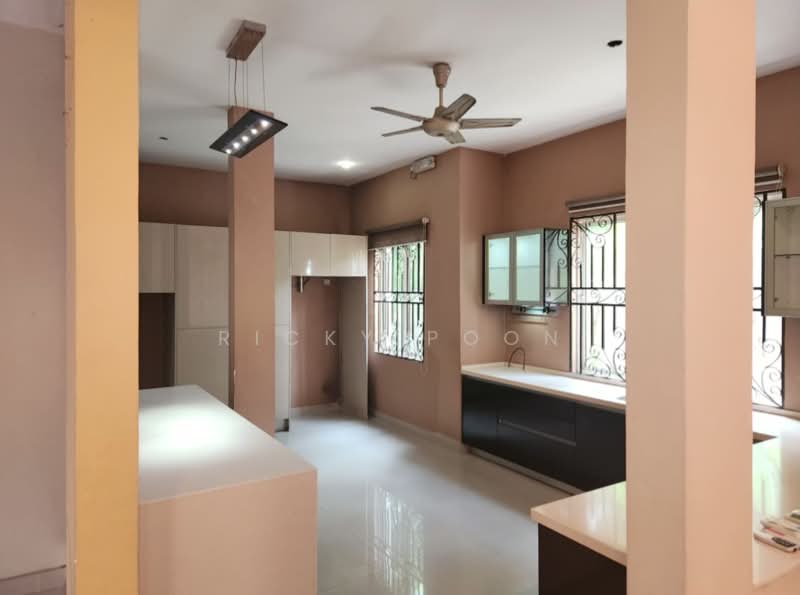 Rumah Banglo untuk Dijual di Taman Yarl (Jalan Klang Lama (Old Klang Road)) - Ricky Poon - Kitchen - PropertyGuru.com.my