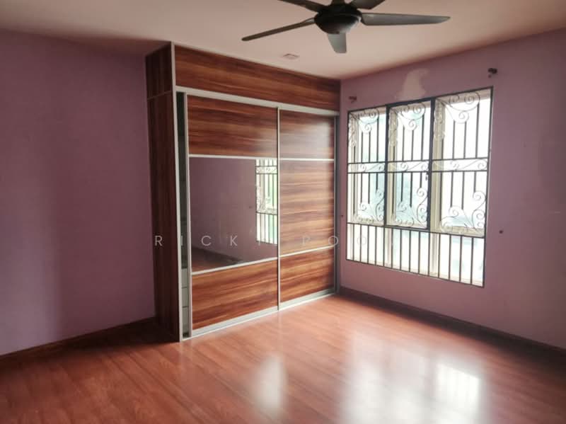 Rumah Banglo untuk Dijual di Taman Yarl (Jalan Klang Lama (Old Klang Road)) - Ricky Poon - Bedroom - PropertyGuru.com.my