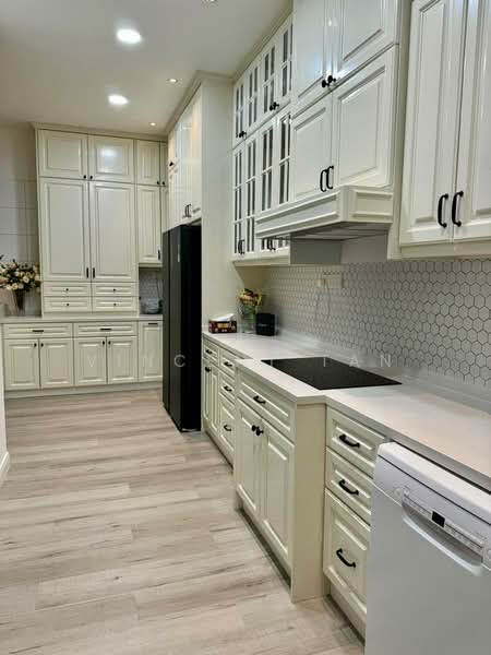 Semi-Detached House for Rent in Twentyfive7 (Tanjong Duabelas) - Vincent Tan - Kitchen - PropertyGuru.com.my