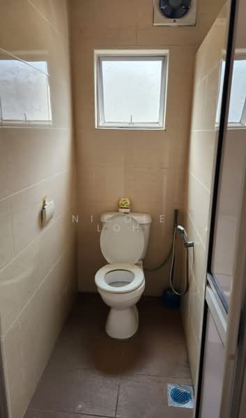 Shop / Office for Sale in Petaling Jaya (Selangor) - Nicole Loh - Bathroom - PropertyGuru.com.my