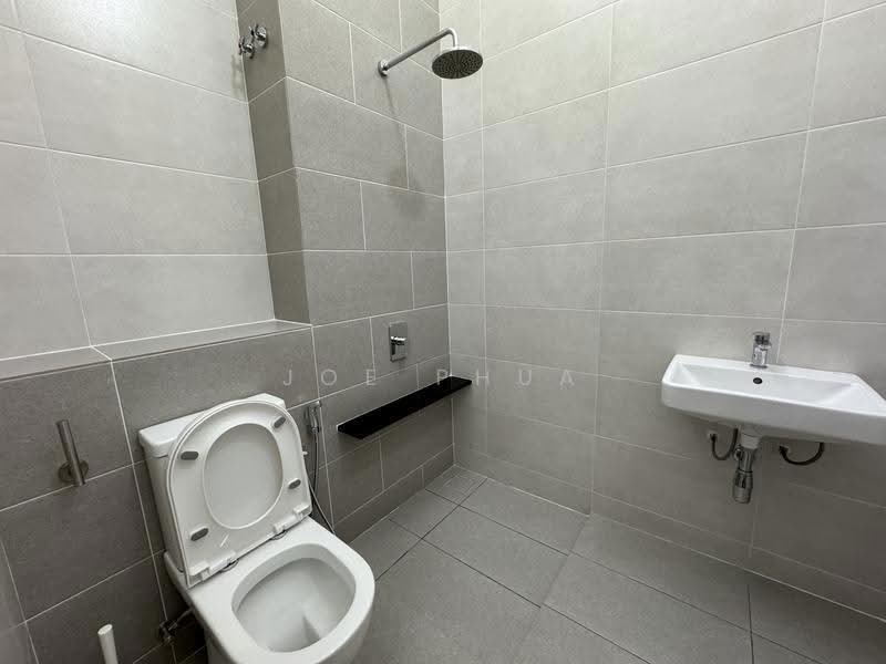 Semi-Detached House for Sale in Setia Utama (Setia Alam) - Joe Phua - Bathroom - PropertyGuru.com.my